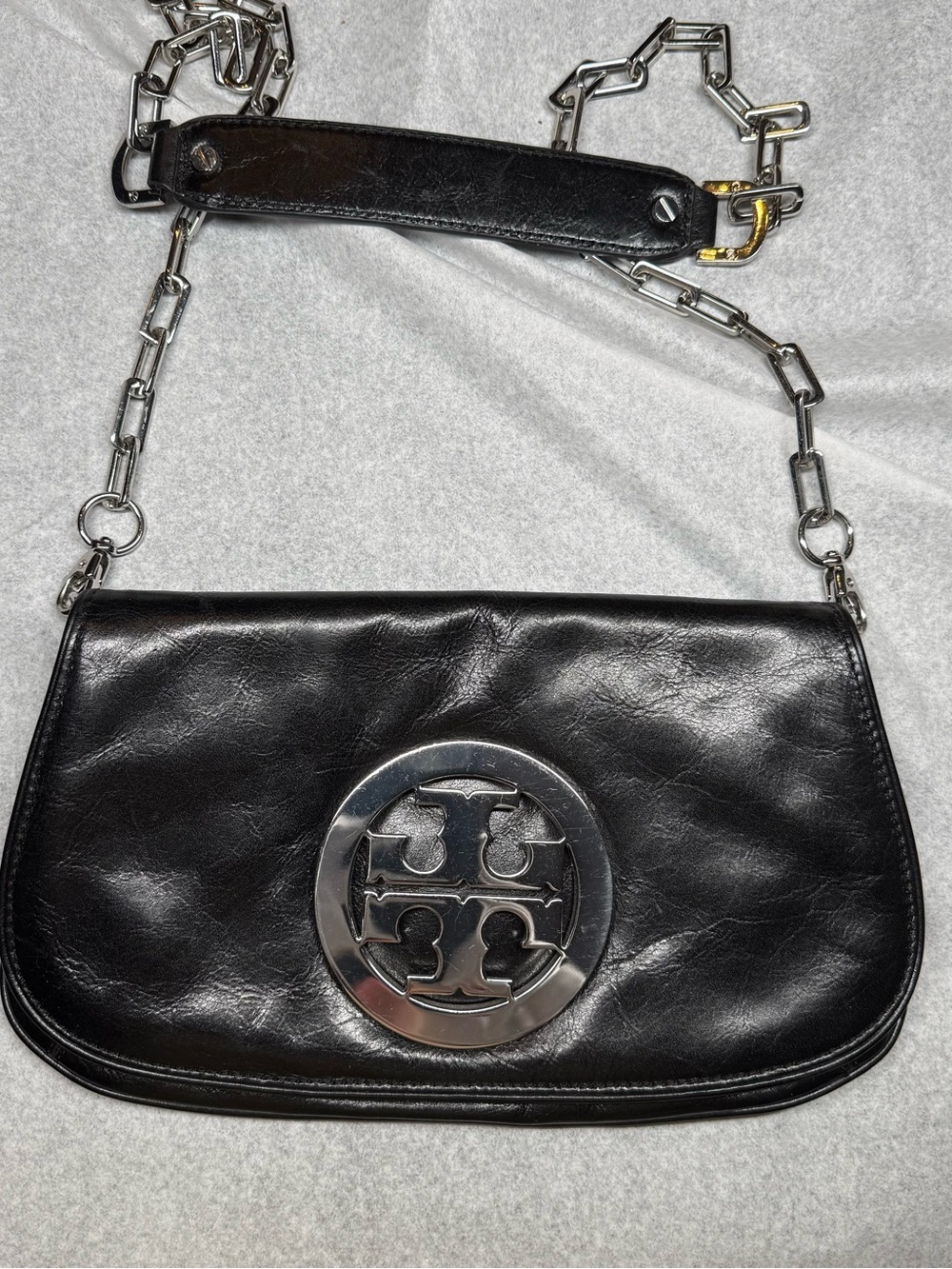 Tory Burch Black Leather Shoulder Bag with Silver Logo and Chain
